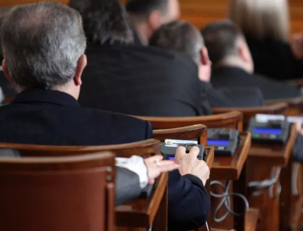 Законът за службите на Цветанов мина на първо четене с гласовете на  6 партии