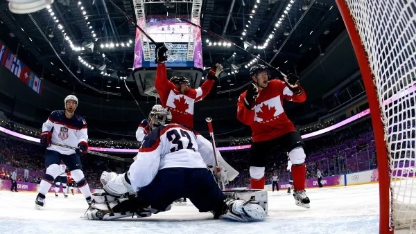 Канада показа кой е хокейният исполин и натри носа на САЩ