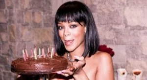 Риана оглежда клубове в Англия