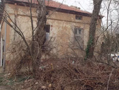 Опасни къщи в близост до Морската градина във  Варна