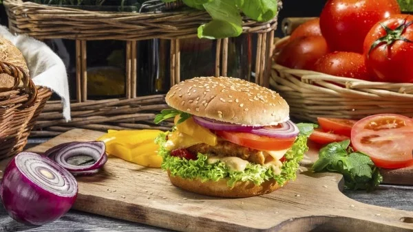 Вредната храна ни изкушава, когато сме в лошо настроение