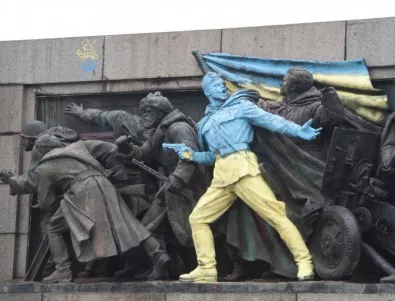 Новата „визия” на Паметника на съветската армия бе забелязана и от световните медии 