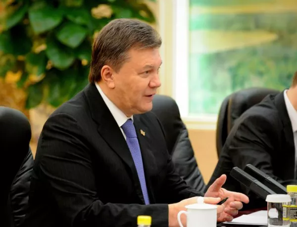 Янукович и външният министър на Украйна изчезнаха, страната с нов кабинет до вторник
