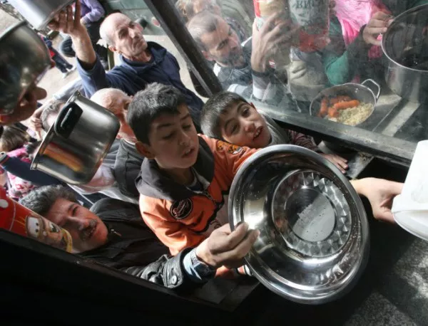 ООН: Скоро сирийците може да станат най-многочислената група бежанци в света