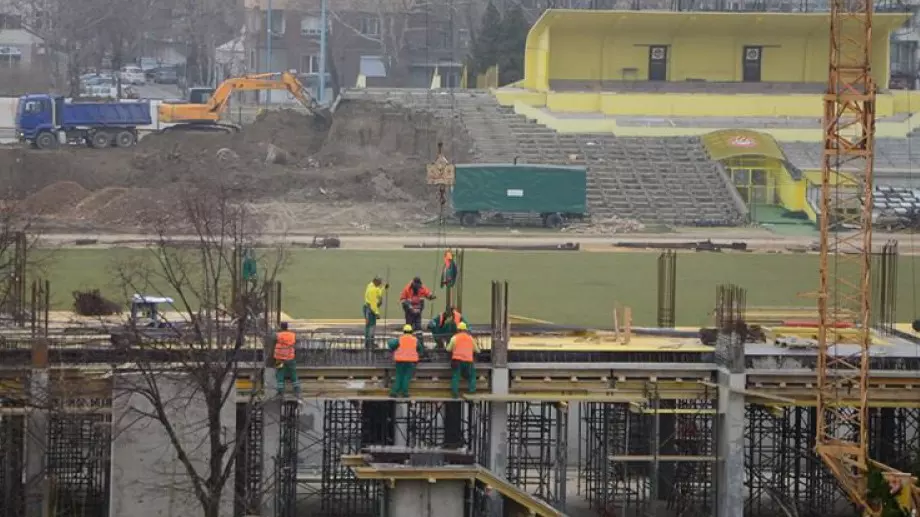 Тревога! До часове пак спират строежа на стадиона на Ботев Пловдив!