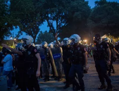 Турската полиция се разправи безмилостно с гей парада в Истанбул
