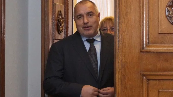 ГЕРБ събра над 500 000 подписа за референдума
