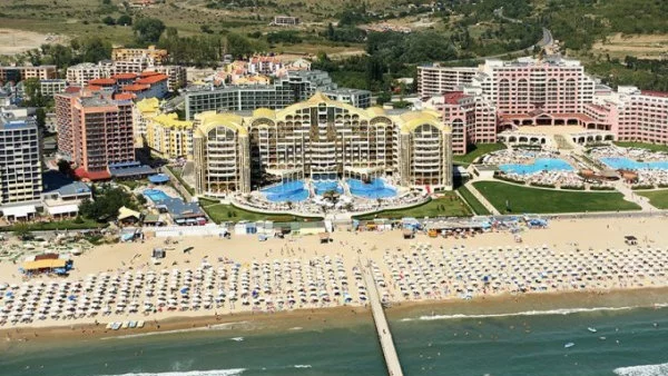 Продължават нарушенията в заведения и хотели по морето на фона на рекорден ръст от туристи