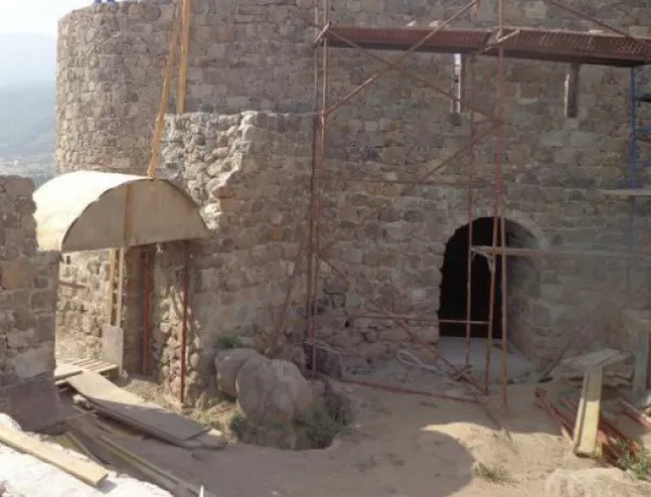 Октриват реставрираната крепост "Перистера" край Пещера на 22 май