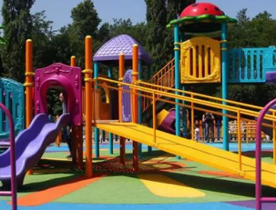 В петък официално се открива новата детска площадка в Попската градинка в Ловеч
