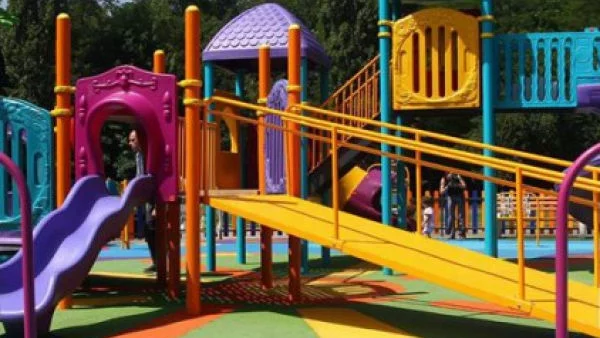 В петък официално се открива новата детска площадка в Попската градинка в Ловеч