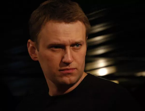 Навални напусна Русия след отпадане на забраната му