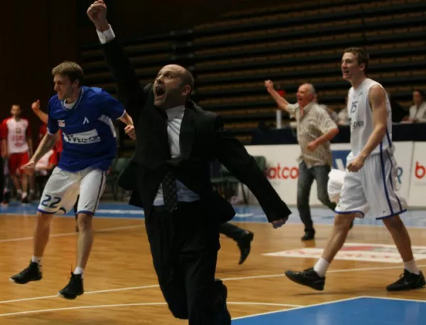 Баскетболът отсрами 100-годишния Левски, "сините" спечелиха Балканската лига