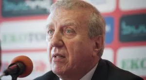 Томов пак дава акъл как да се управлява ЦСКА 