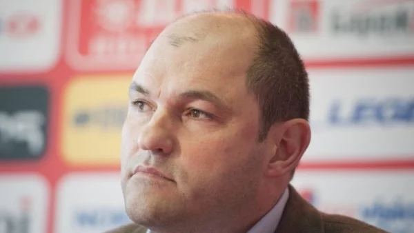 Лидерите на ЦСКА питат Тодоров за пари 