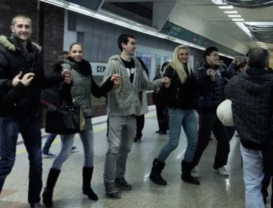 „Мистерията Еньовден“ с флашмоб в метрото 