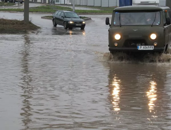 Наводнение затрудни достъпа до Свободна зона в Русе