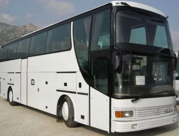 Български автобус се преобърна на магистрала в Унгария