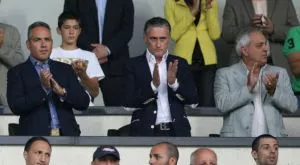 Домусчиев лично строява шампионите за Левски