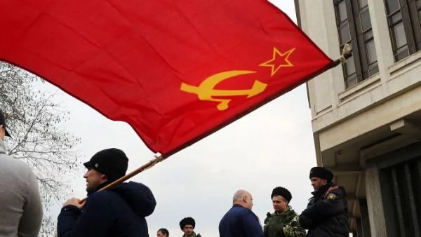 Комунизмът си отива (на гости на Путин)