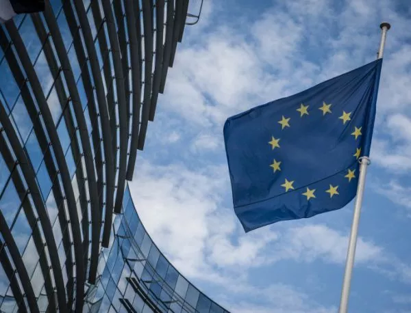 ЕК ще помага на страни, изоставащи с еврофондовете