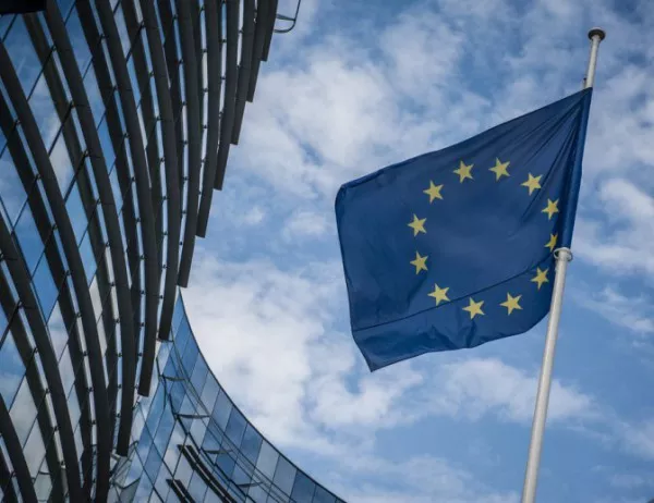 ЕК иска по-силна защита за лицата, сигнализиращи за нередности в ЕС