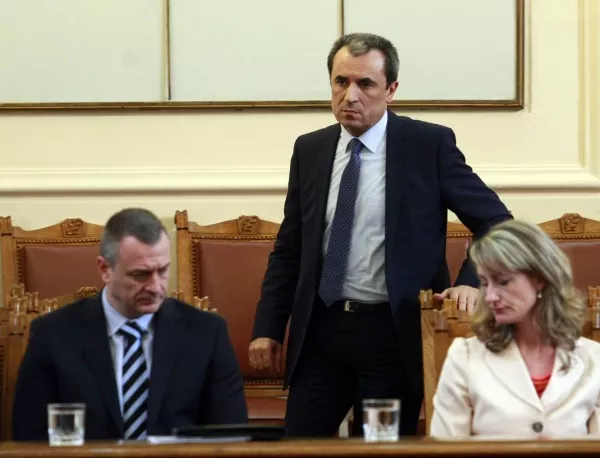 Вариант: Орешарски подава оставка във вторник