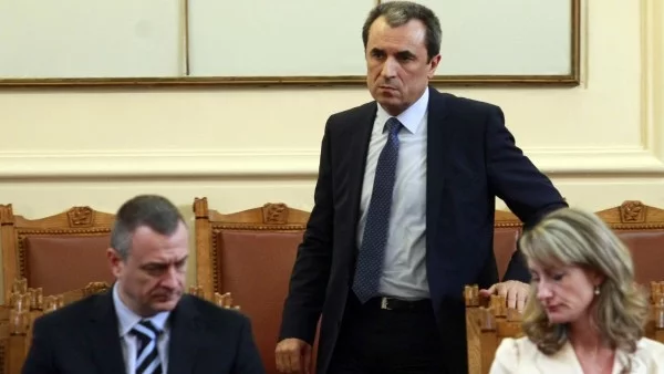 Вариант: Орешарски подава оставка във вторник