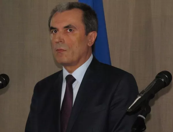 България няма да подкрепи широки икономически санкции срещу Русия, каза Орешарски