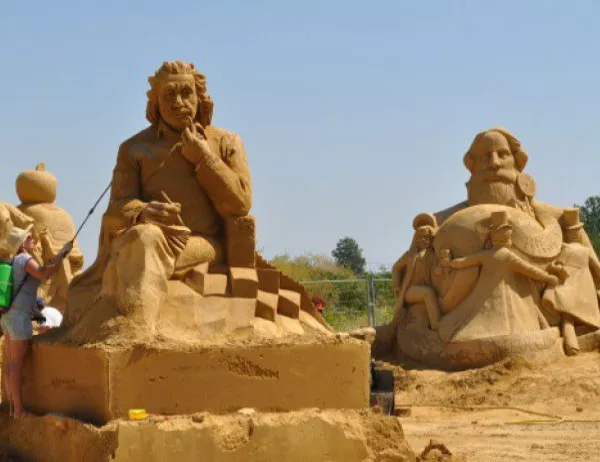 Подготвят 11-то издание на Фестивала на пясъчните фигури в Бургас