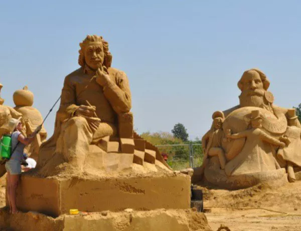 "Фестивалът на пясъчните скулптури" се завръща в Бургас