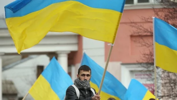 Украйна въвежда времеви лимит за пребиваване руснаци в страната