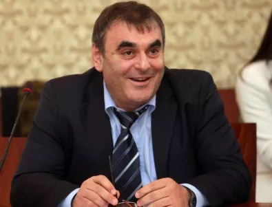 При даването на концесия за бургаското пристанище има сериозни грешки, твърди Папазов
