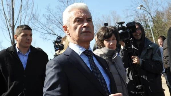 Сидеров предвижда избори след по-малко от година