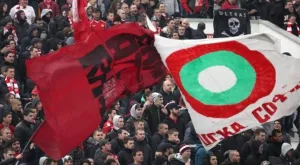 Смях! Томов прати трима работници в сектор Г