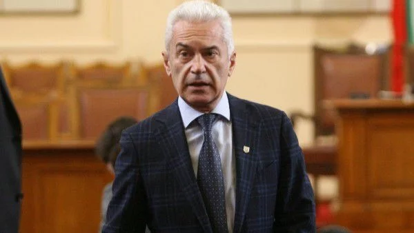 Сидеров поиска от Борисов да обяви неутралитет на България 