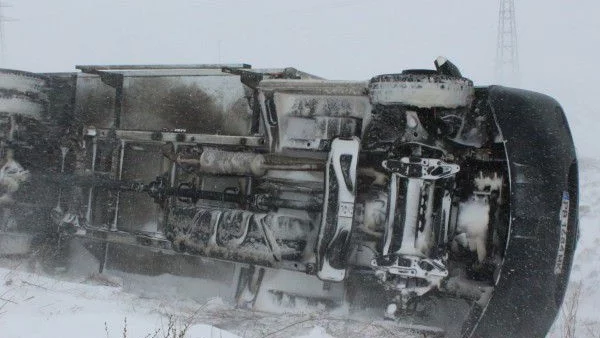 Трима загинали в катастрофи през денонощието