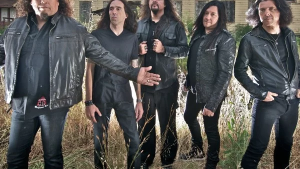 Testament разгорещяват лятото с див концерт