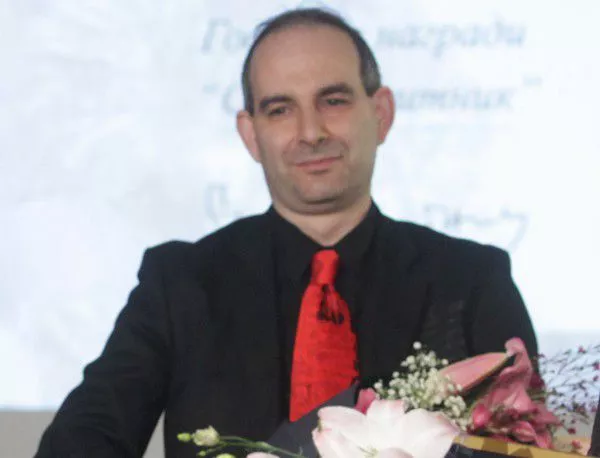"Изкушен проевропейски либералист" задочно предаде "Конструкция" на Волгин