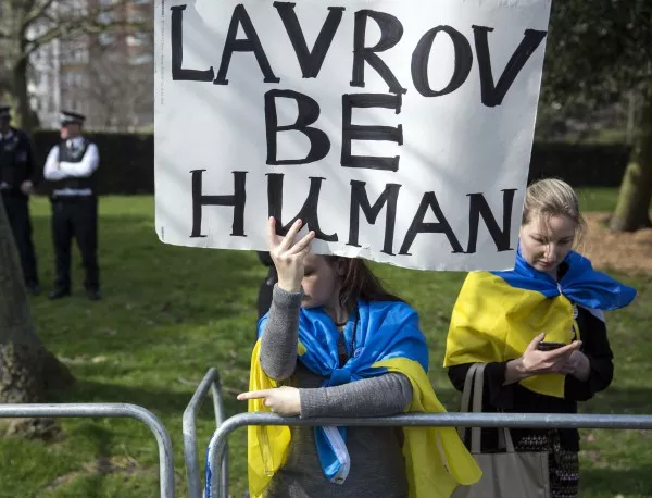 Журналистите в Славянск спряха работа, Русия натиска Киев