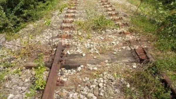 Един човек загина след сблъсък на влак и автомобил на прелез в София 