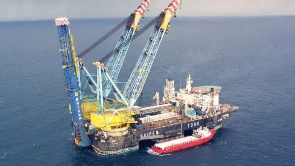 САЩ искат нови зони за добив на петрол в морето 