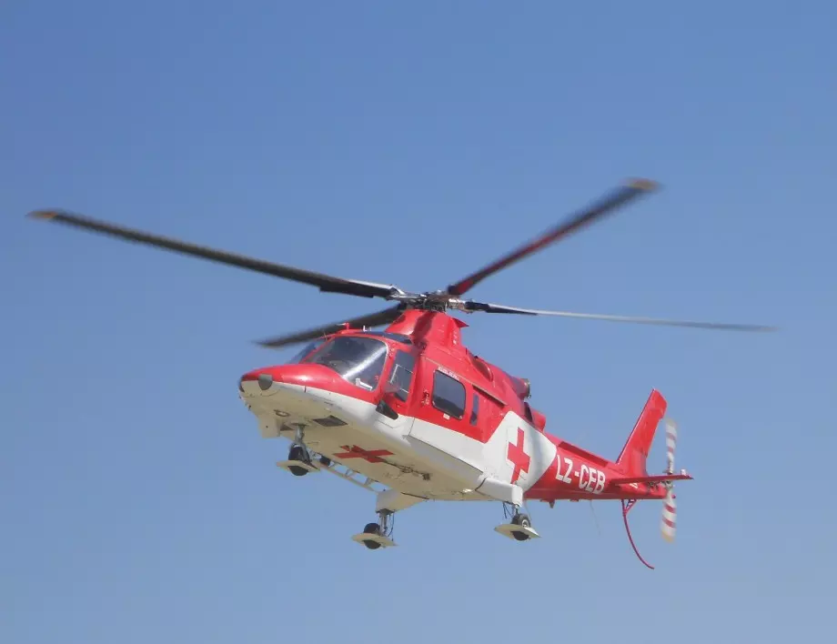 Край на сагата: България купува 6 медицински хеликоптера