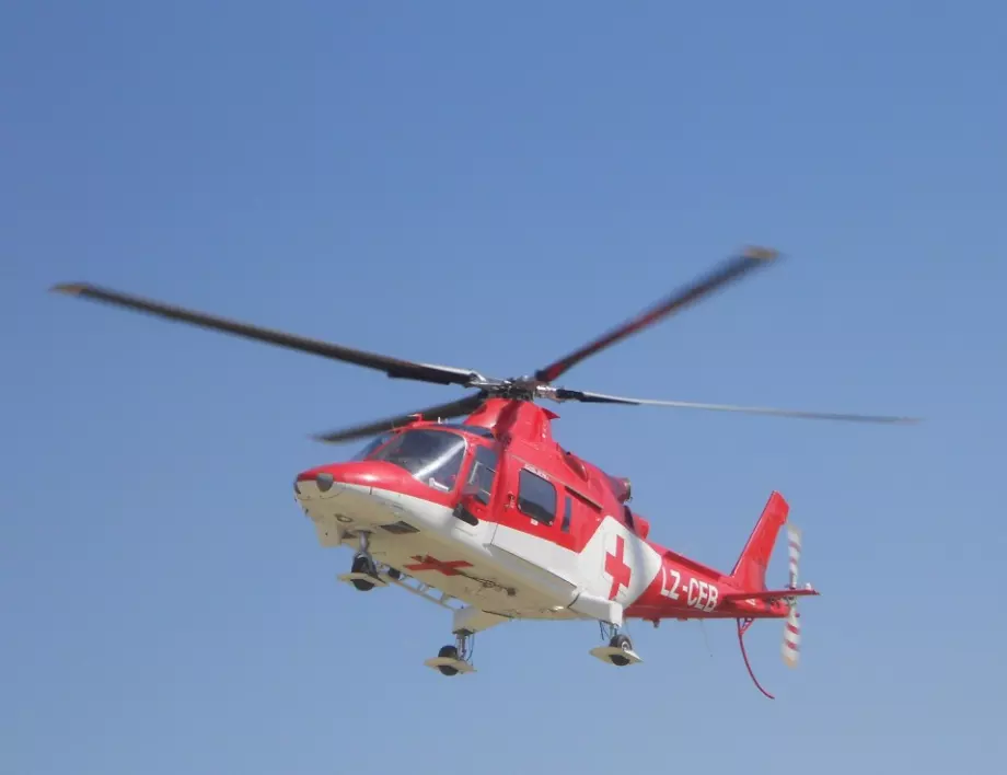 Още чакане за медицински хеликоптер: Фирма без дейност спира поръчката за лизинг