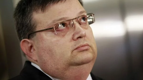 Цацаров да си каже за рушветите!