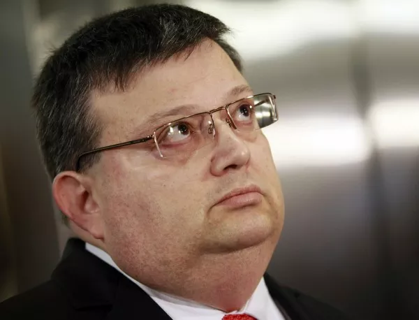 Сърбия може да откаже да ни предаде Василев, призна Цацаров