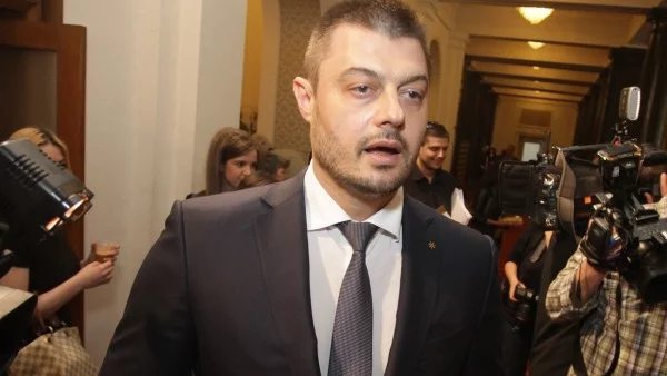 Малките партии гонят Михаля!