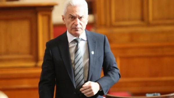 Сидеров и Борисов - лидери по извинени отсъствия в 42-ото НС