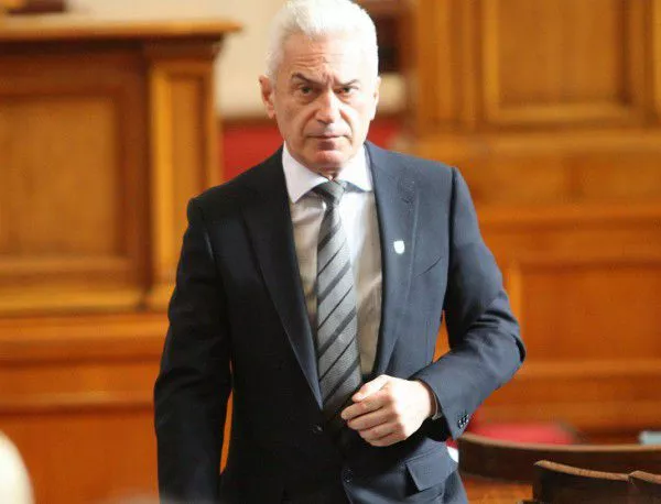 "Атака" поиска предсрочни избори, Сидеров призна, че са сами в искането си