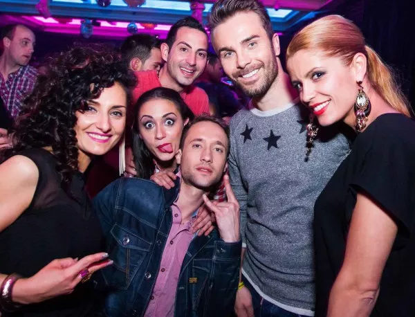 Dancing Stars се пренесе на черно парти в клуб Маскара
